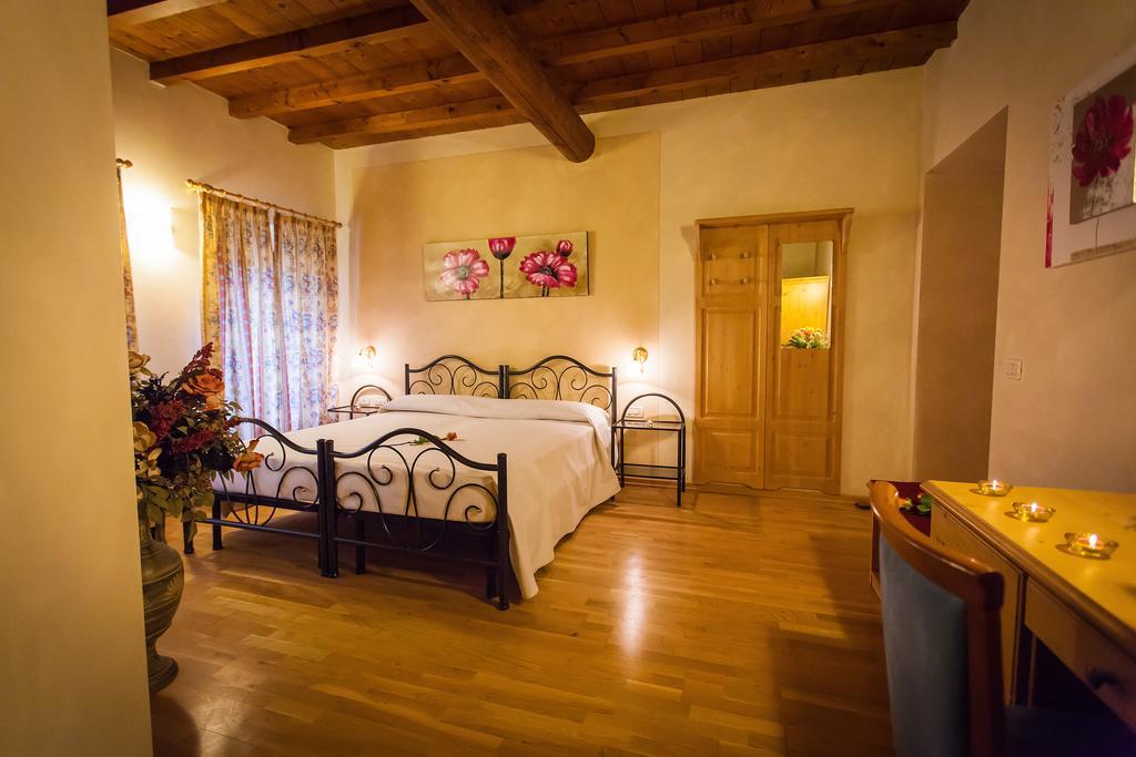 Hotel Alla Corte Dei Bicchi Cavriana Δωμάτιο φωτογραφία