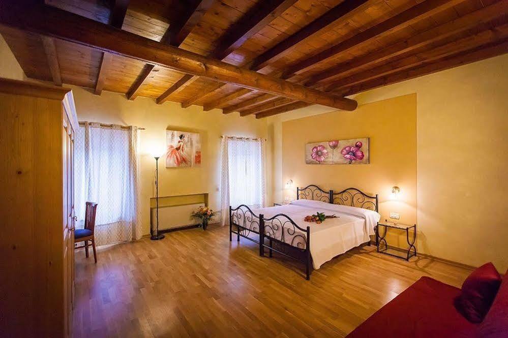 Hotel Alla Corte Dei Bicchi Cavriana Εξωτερικό φωτογραφία